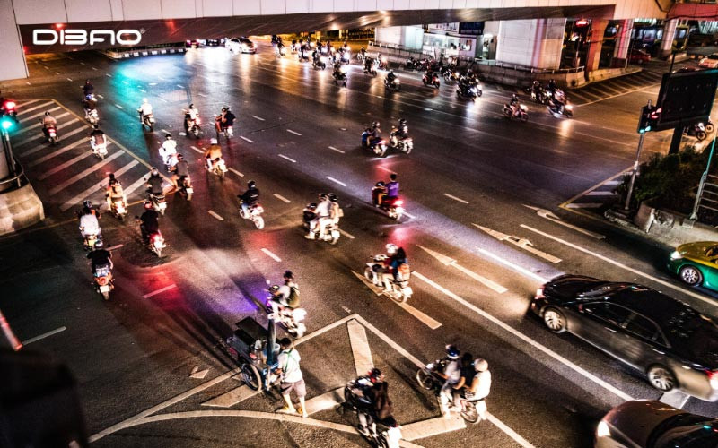 Lỗi đi ngược chiều bị phạt bao nhiêu tiền? Giải đáp chi tiết